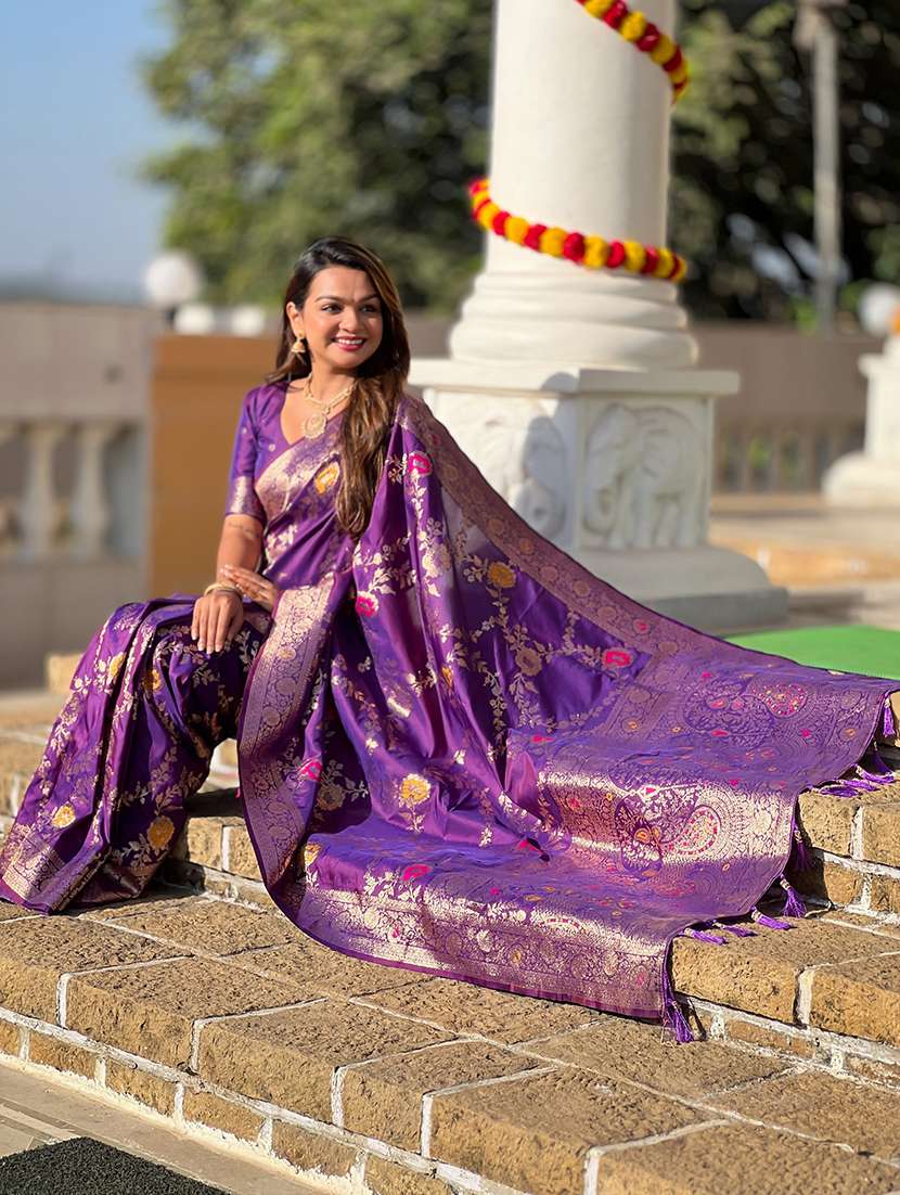 women self design banarasi saree with blouse - 22298801 -  Standard Image - 3