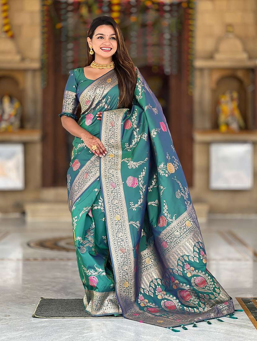 women self design banarasi saree with blouse