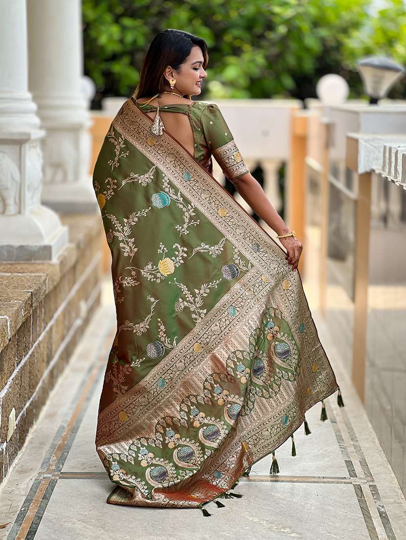 women self design banarasi saree with blouse - 22298807 -  Standard Image - 3