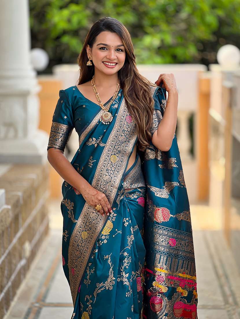 women self design banarasi saree with blouse - 22298808 -  Standard Image - 3