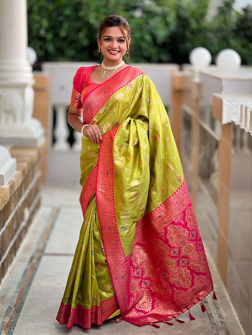 women self design banarasi saree with blouse