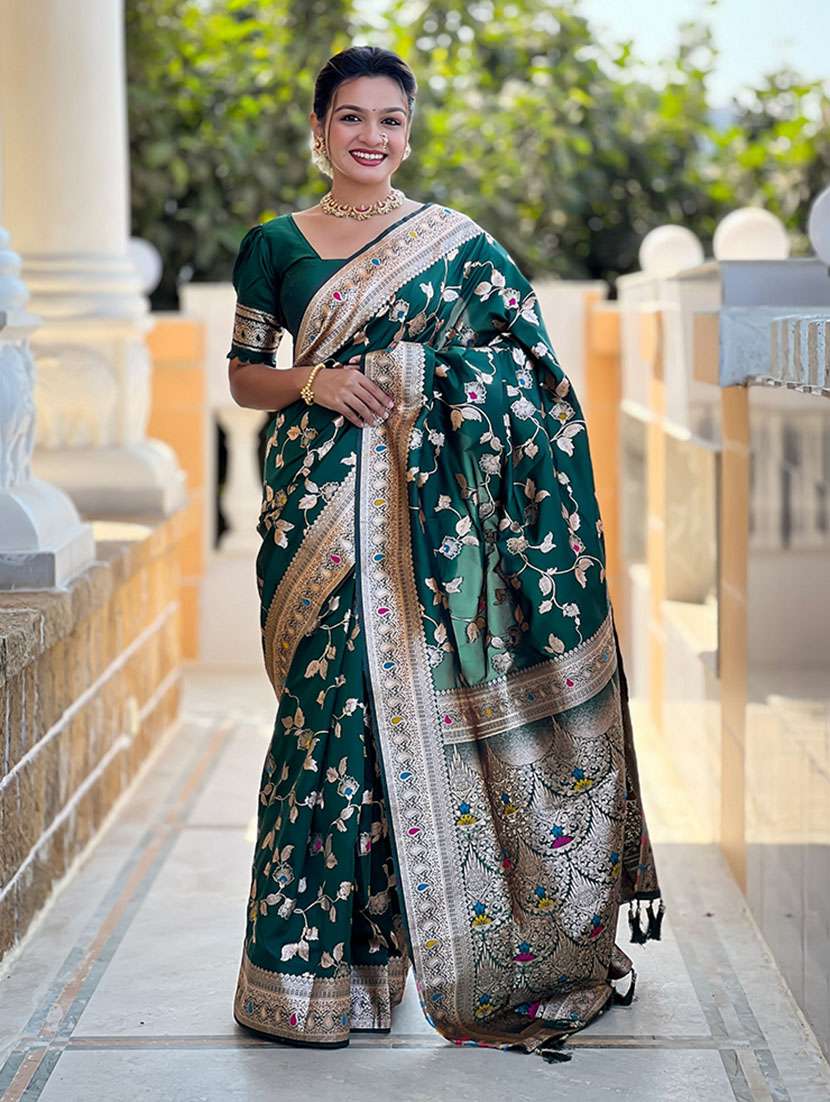women self design banarasi saree with blouse