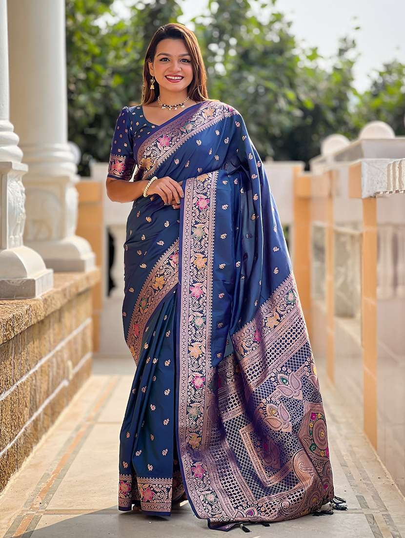 women self design banarasi saree with blouse