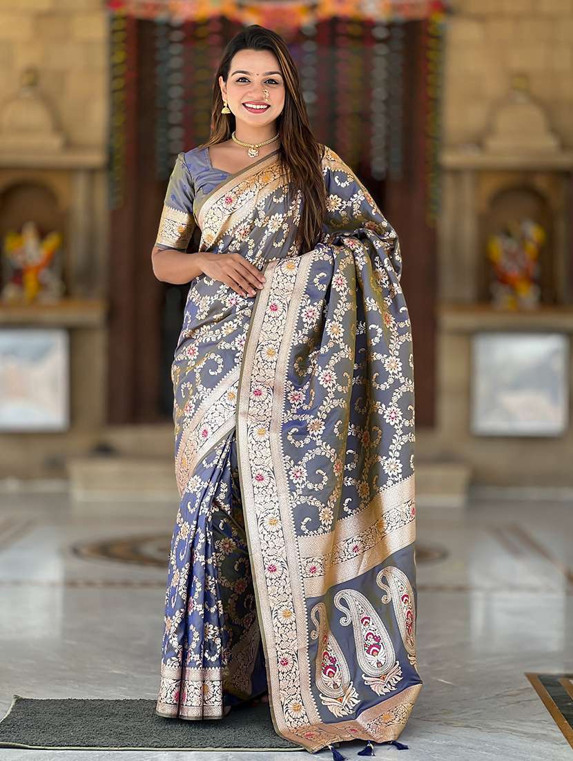 women self design banarasi saree with blouse
