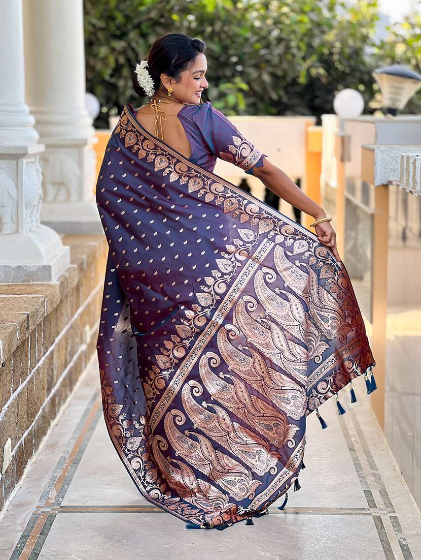 women self design banarasi saree with blouse - 22298856 -  Standard Image - 3