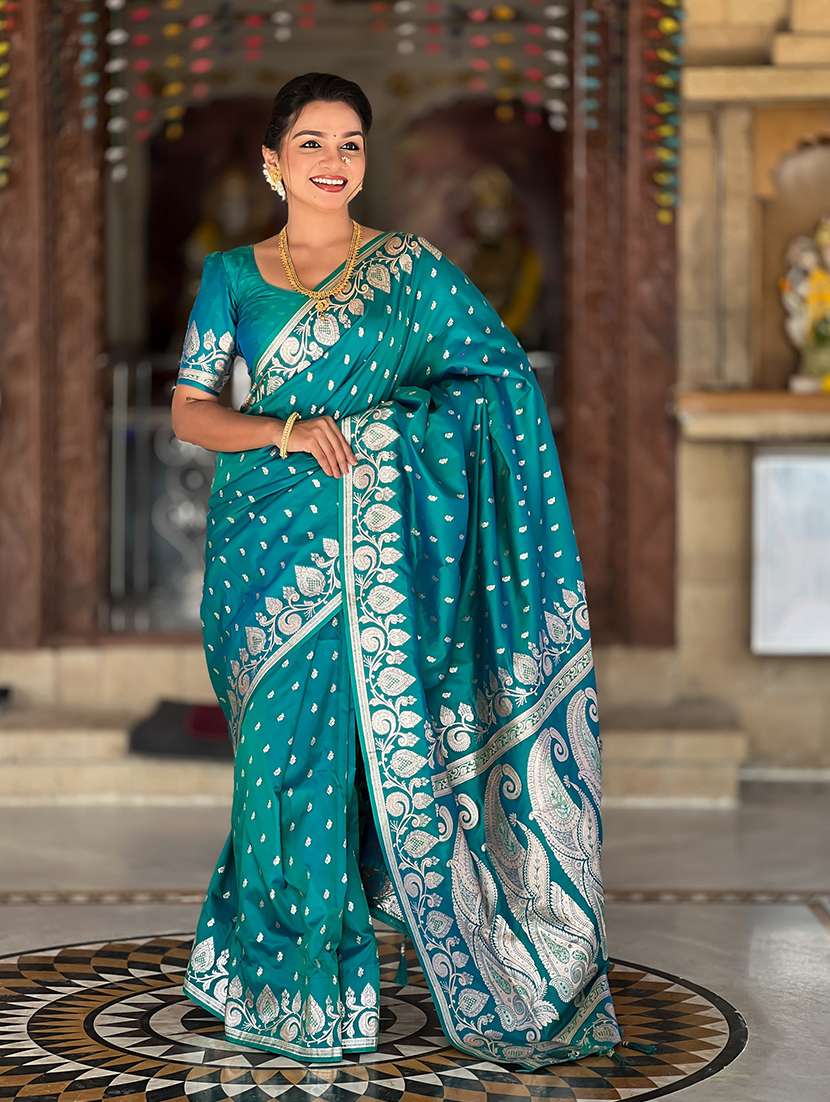 women self design banarasi saree with blouse