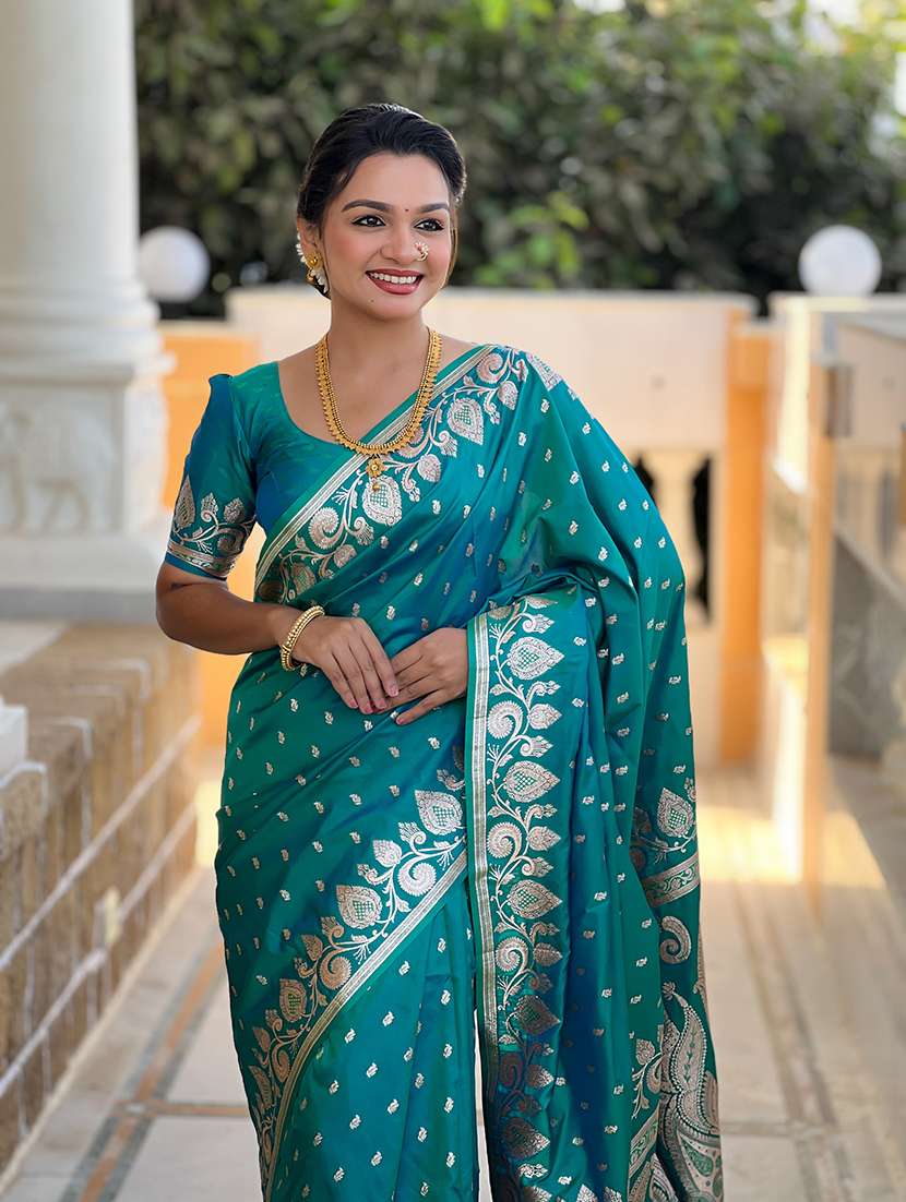 women self design banarasi saree with blouse - 22298863 -  Standard Image - 3