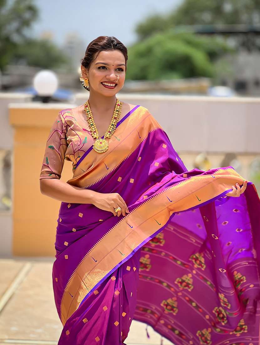 Women Self Design Paithani Saree With Blouse - 22298920 -  Standard Image - 3