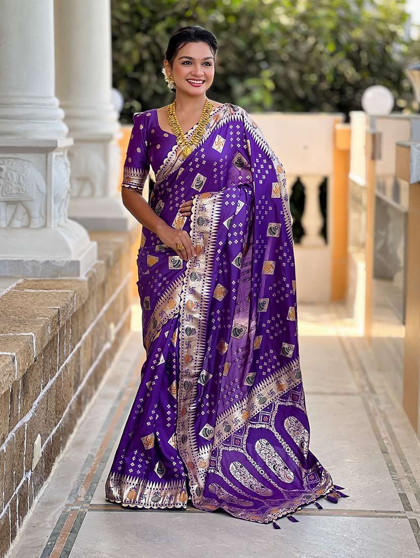 women self design banarasi saree with blouse