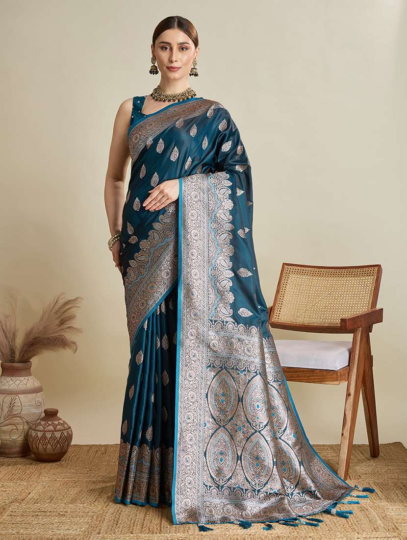 women self design banarasi saree with blouse