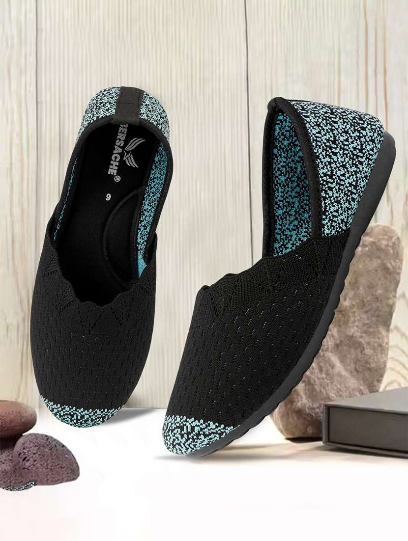 women solid slip on ballerina