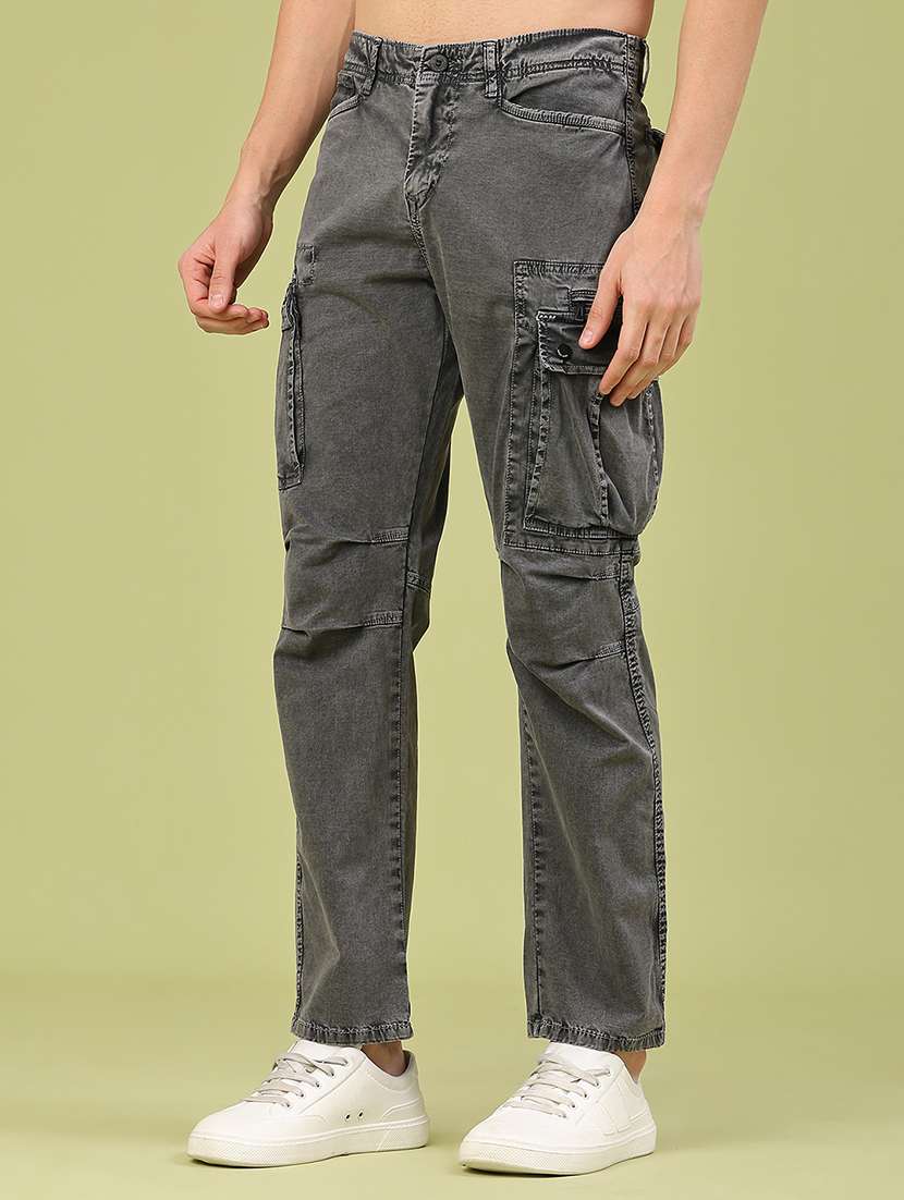 men solid mid rise regular fit cargo 