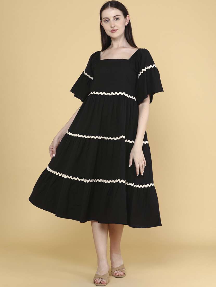 women solid square neck tiered dress
