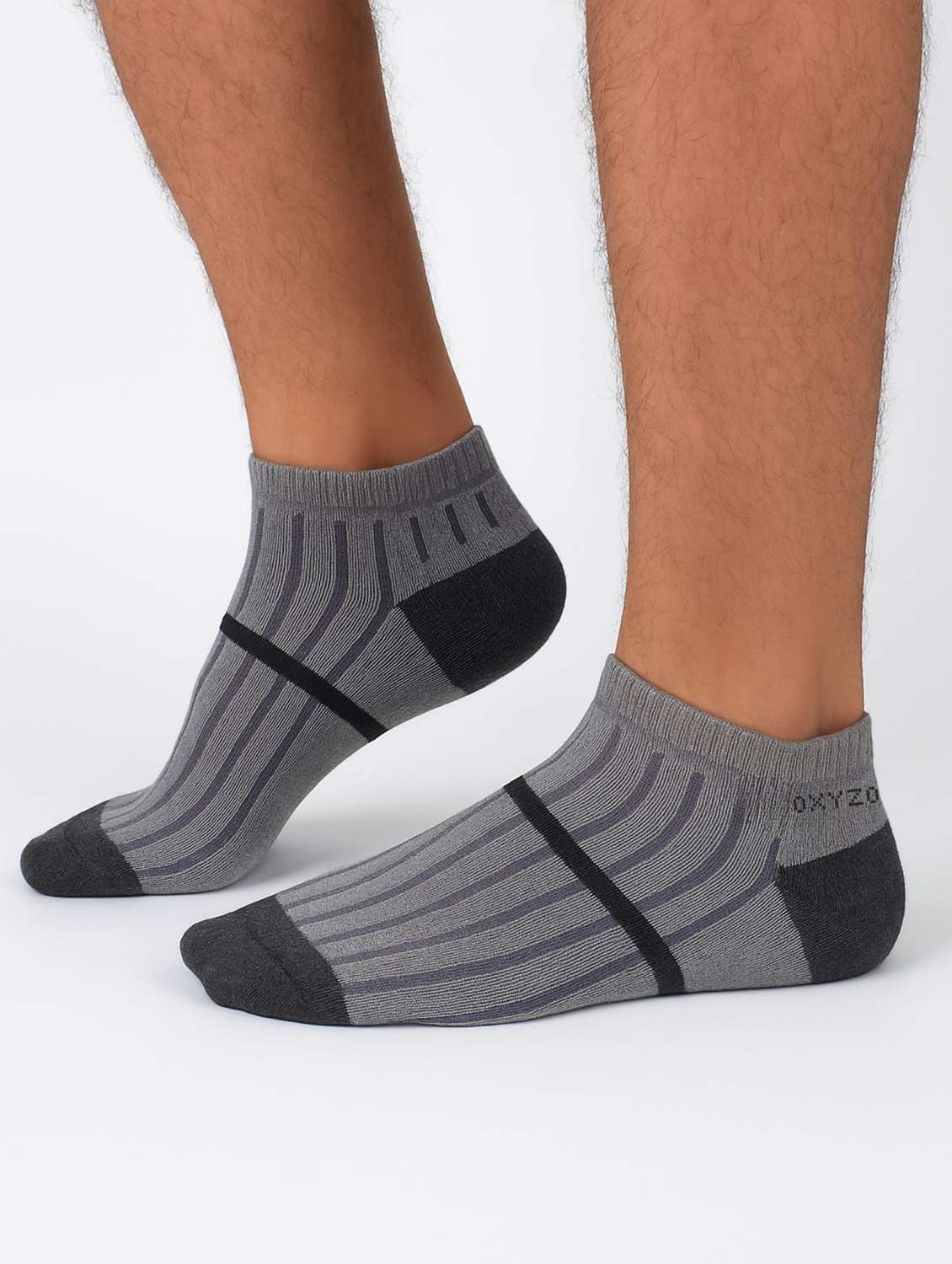 men printed ankle length socks - 22300039 -  Standard Image - 3