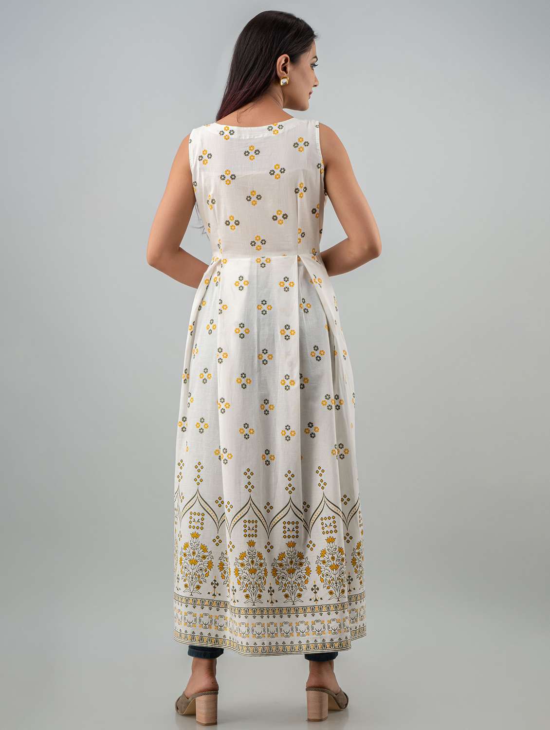 women floral printed sleeveless front slit kurta - 22300361 -  Standard Image - 3