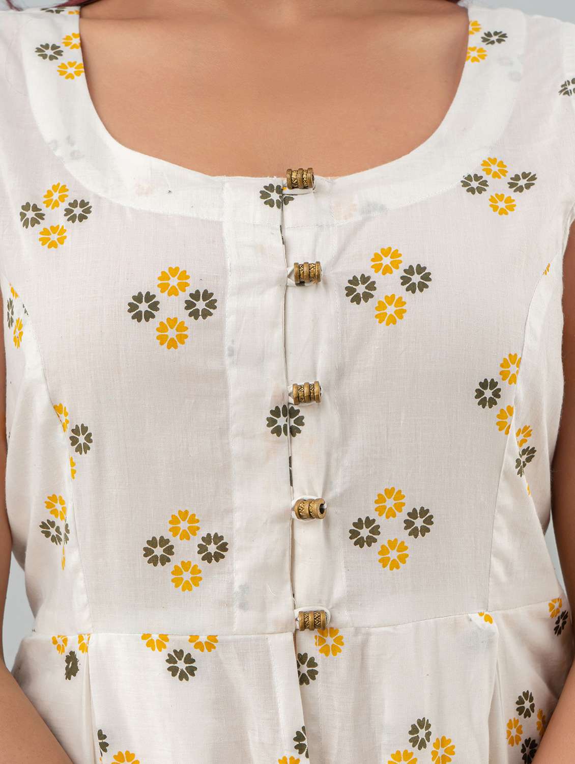 women floral printed sleeveless front slit kurta - 22300361 -  Standard Image - 5