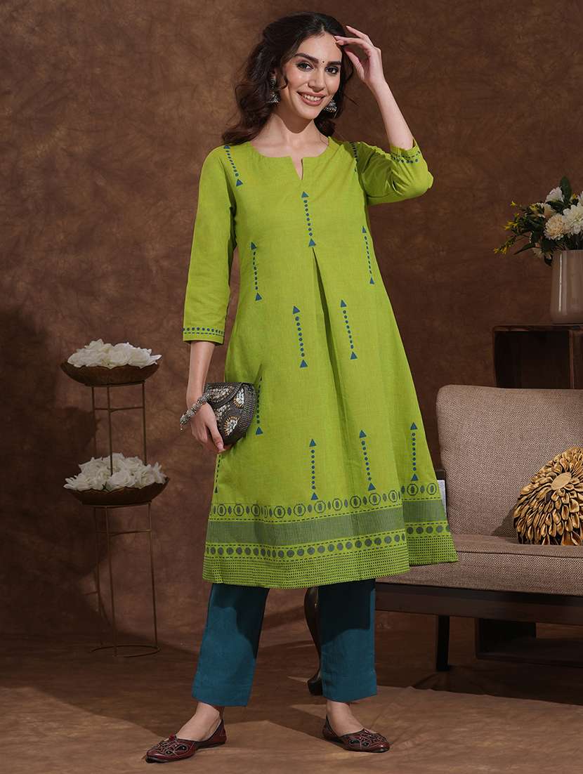 women self design three quarter sleeve a-line kurta