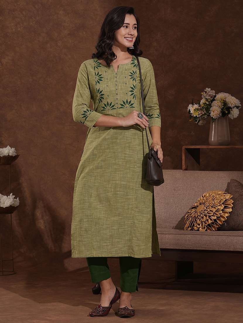 women self design three quarter sleeve straight kurta