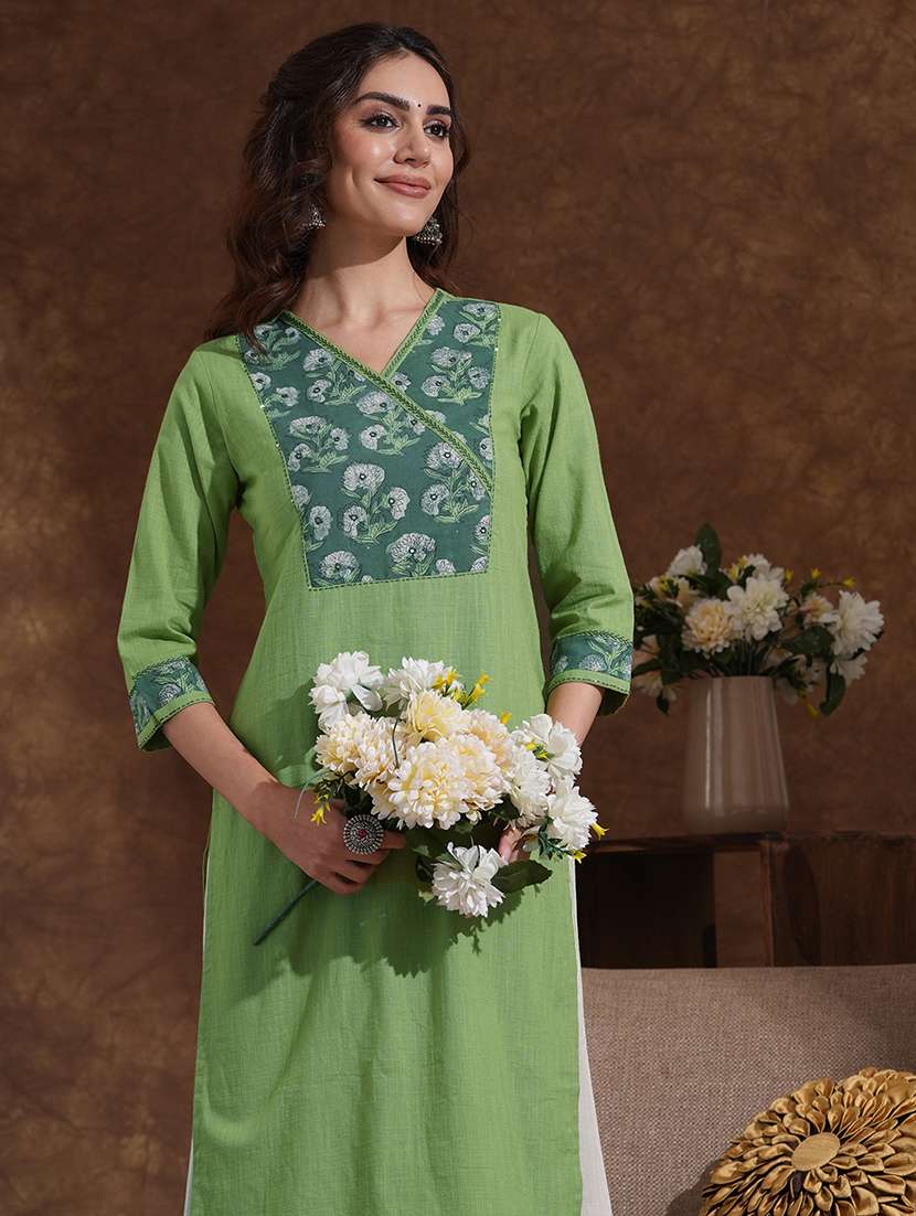 women floral three quarter sleeve straight kurta - 22300553 -  Standard Image - 5