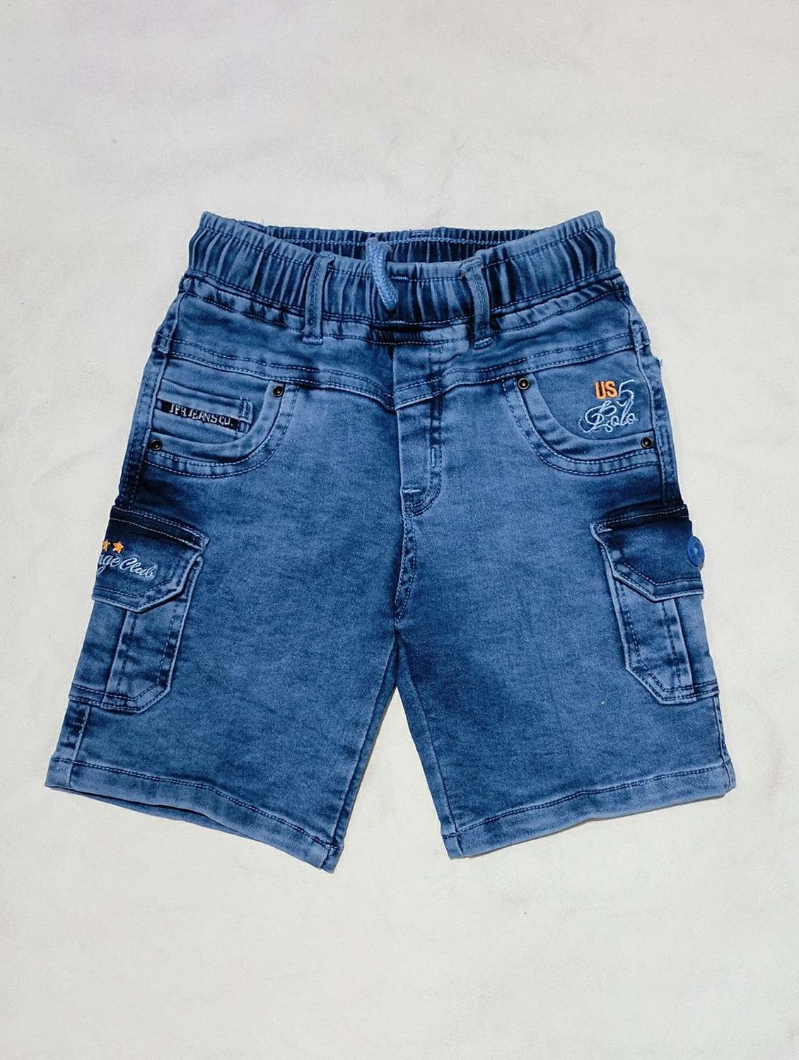 boys solid mid rise shorts