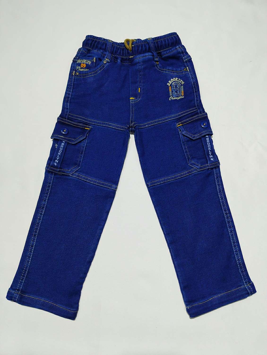 boys solid mid rise denim cargo jeans