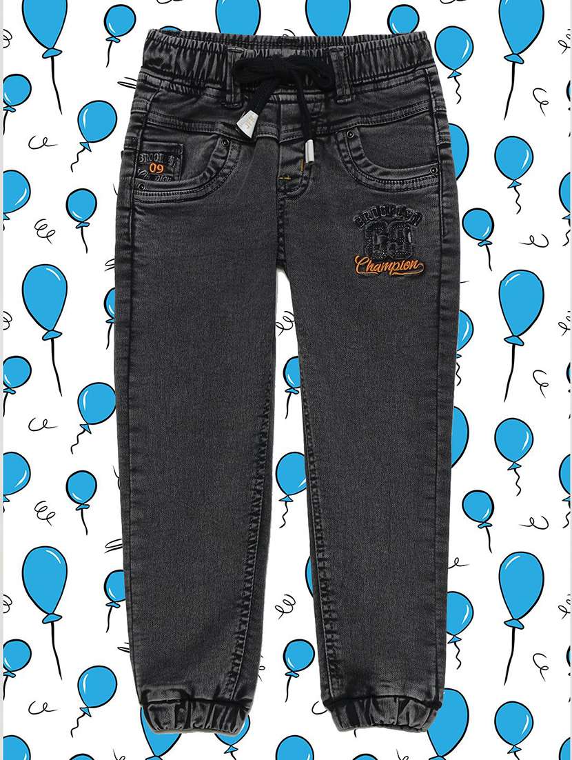 boys solid mid rise jogger