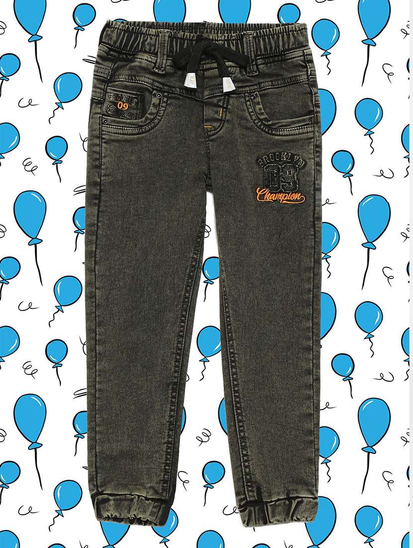 boys solid mid rise jogger