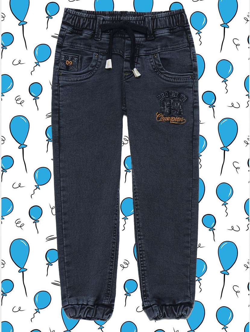 boys solid mid rise jogger