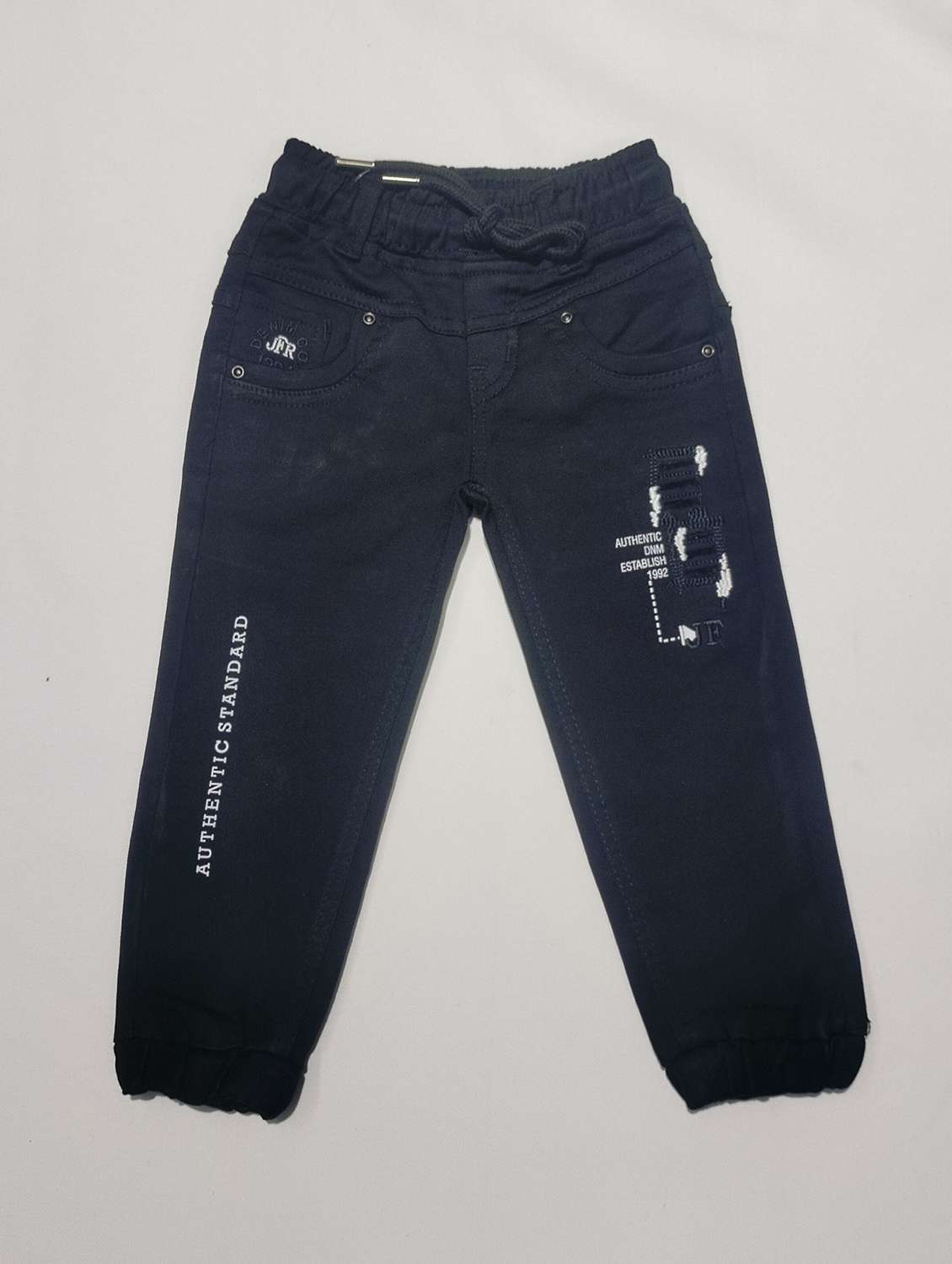 boys solid mid rise jogger