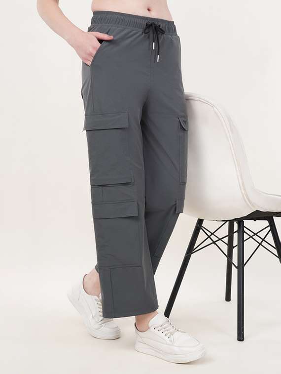 women solid mid rise cargo