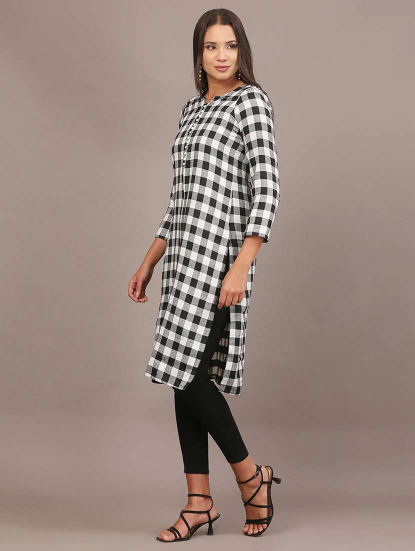 women checkered three quarter sleeve woolen kurta - 22301688 -  Standard Image - 3