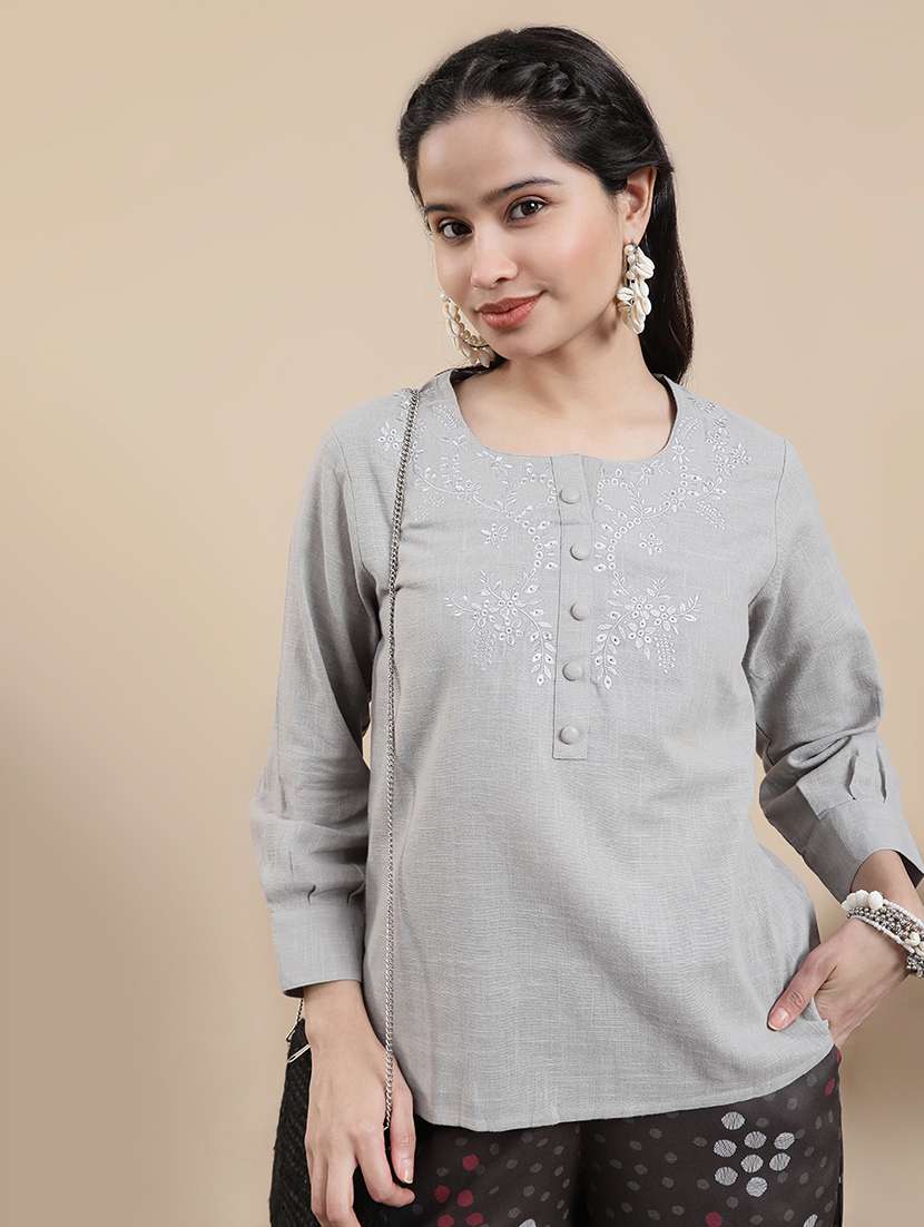women embroidered long sleeve straight kurti