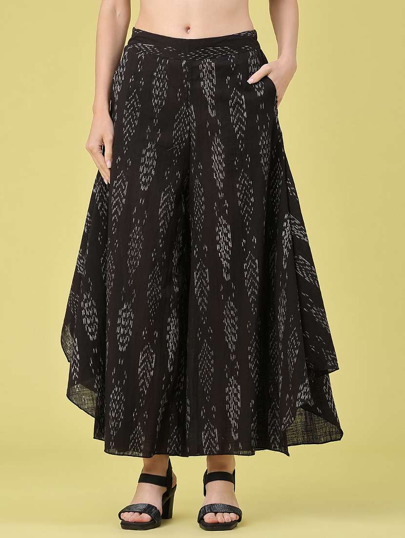 women printed mid rise flared palazzo