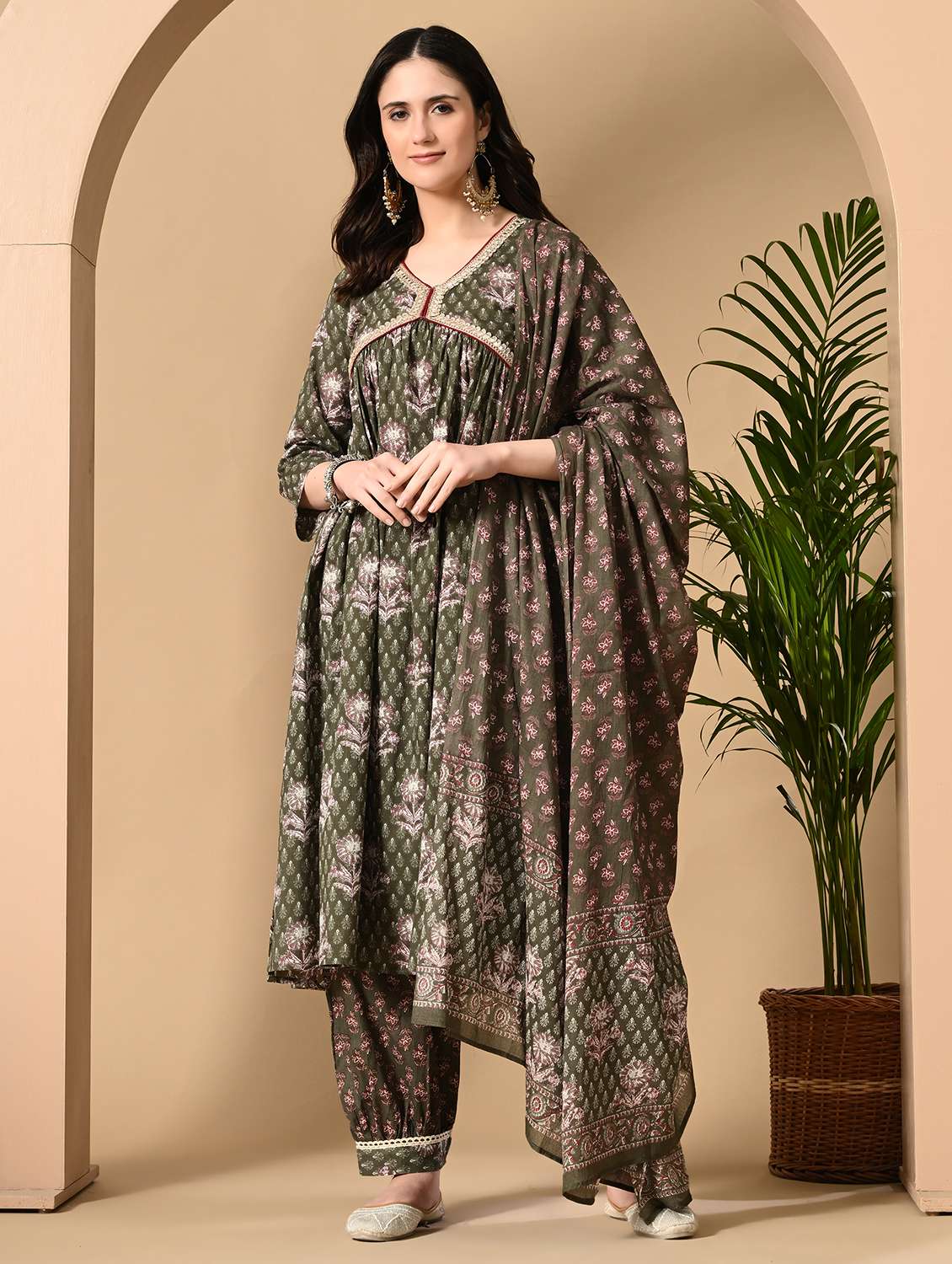 women floral printed three quarter sleeve kurta salwar with dupatta set