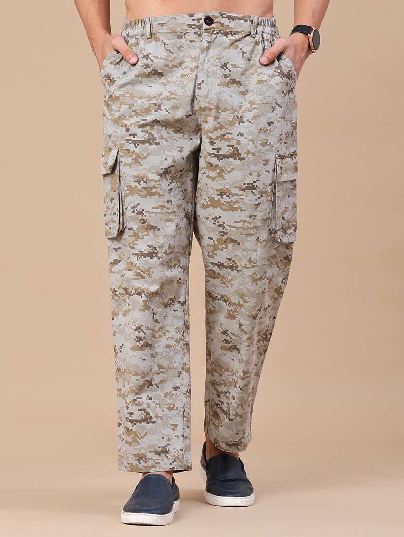 men printed mid rise cargo pant