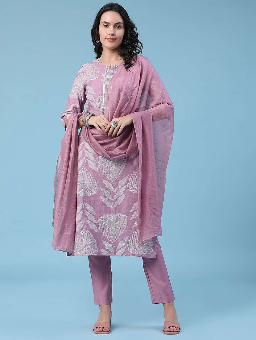 women printed three quarter sleeves kurta pant set with dupatta