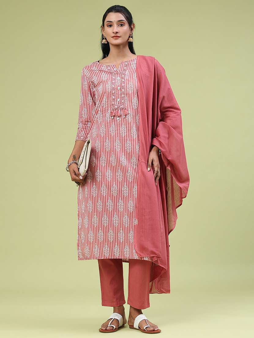 women printed three quarter sleeve kurta pant with dupatta set