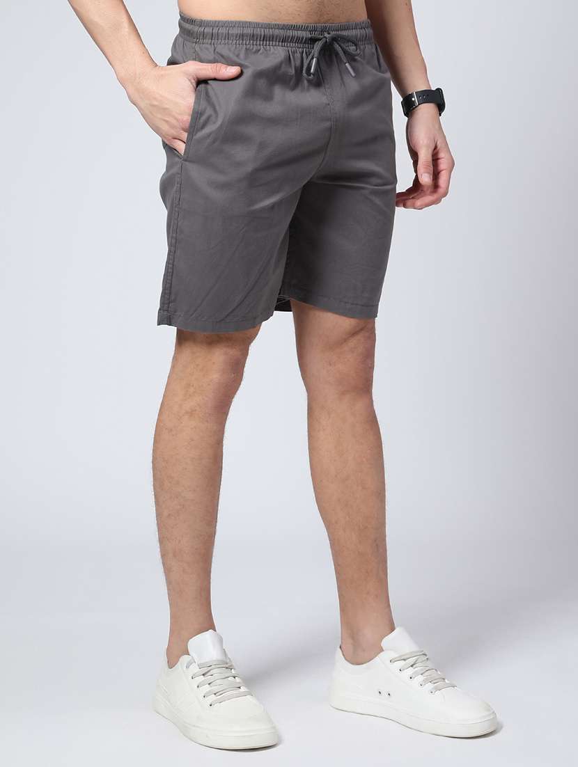 men solid mid rise regular fit shorts - 22305804 -  Standard Image - 3
