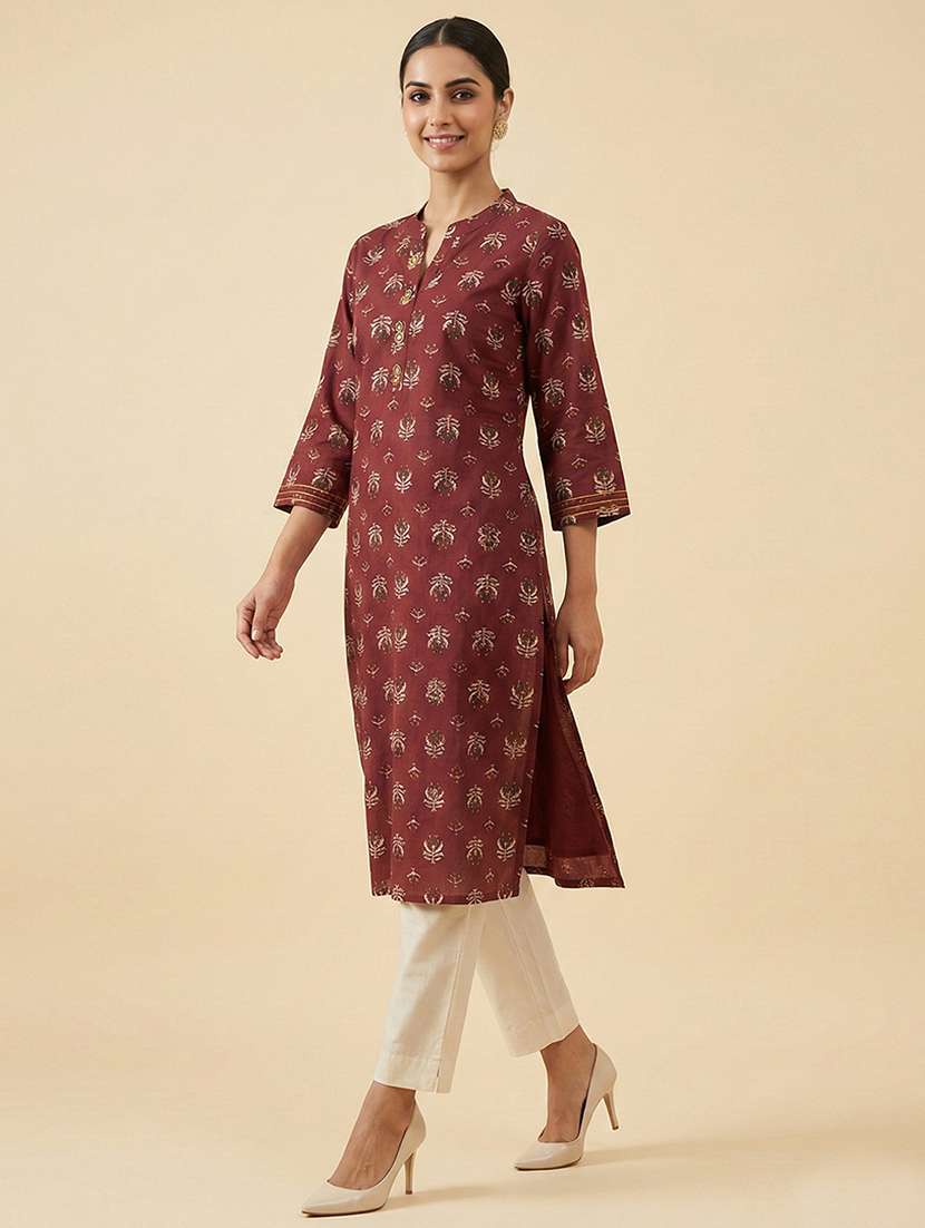 women floral printed three quarter sleeve straight kurta