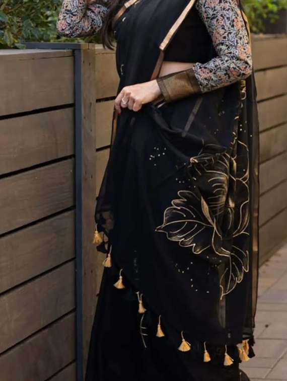 women printed casual wear saree with blouse - 22305921 -  Standard Image - 3