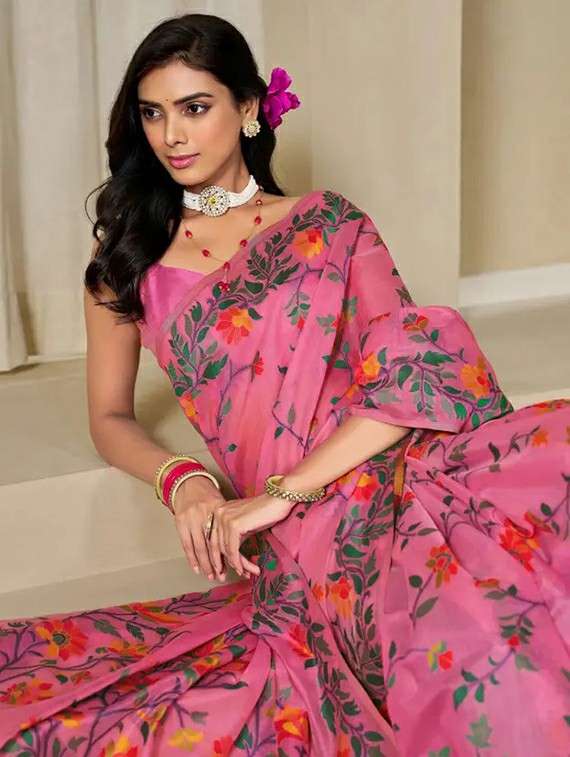 women floral handloom saree with blouse - 22305947 -  Standard Image - 3