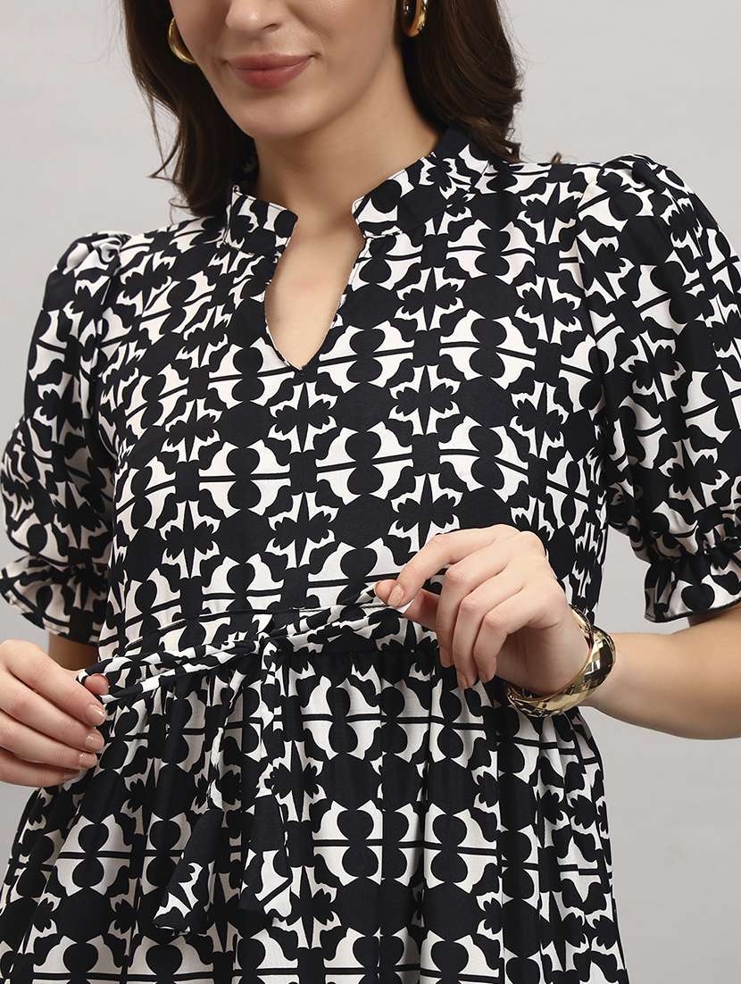 women printed short sleeve tiered dress - 22307821 -  Standard Image - 3