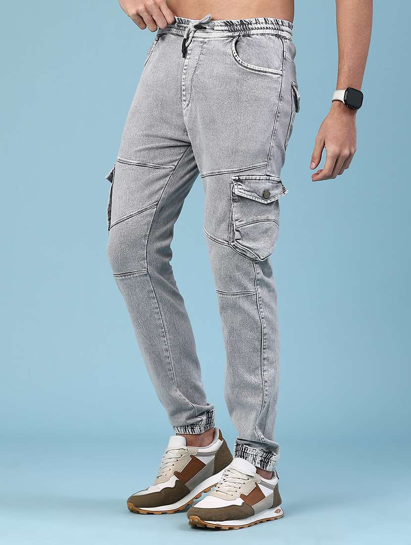 men solid mid rise regular fit cargo 