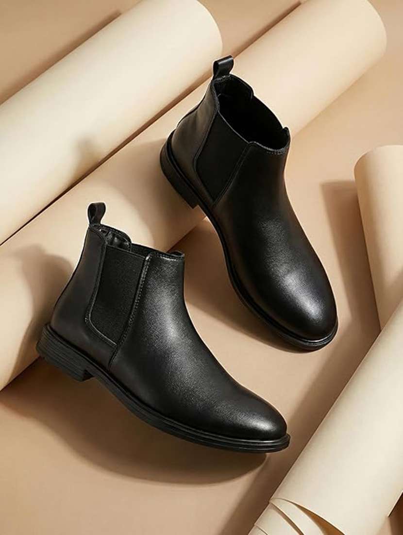 men black slip on boot