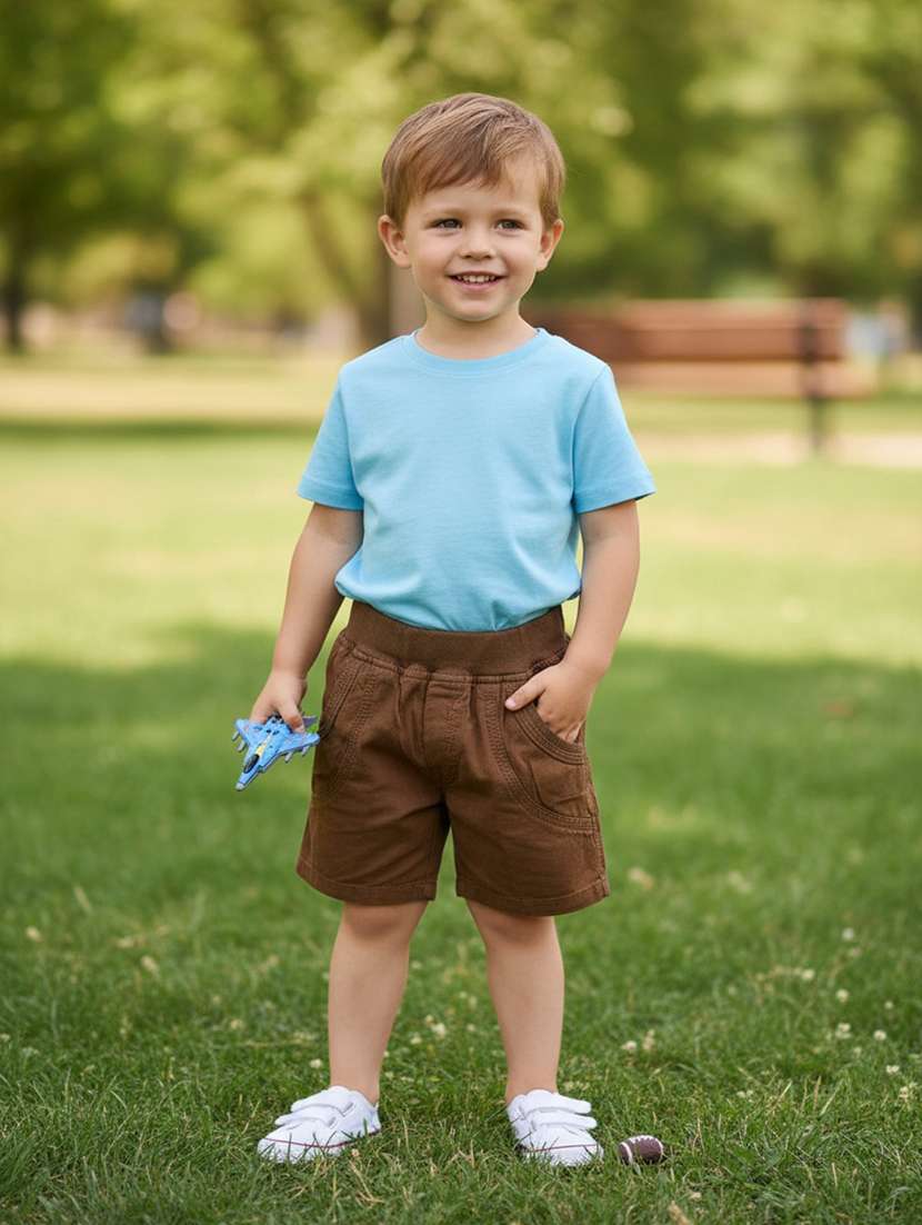 boys solid mid rise regular fit shorts