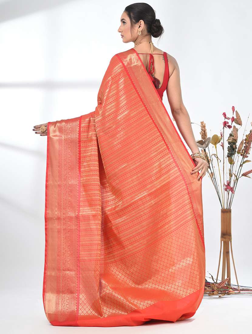 Women Self Design Bordered Saree With Blouse - 22312692 -  Standard Image - 3