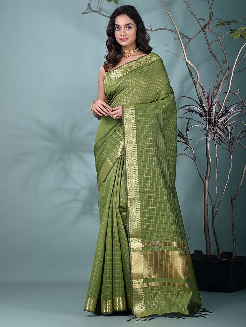 women checkered bordered saree with blouse