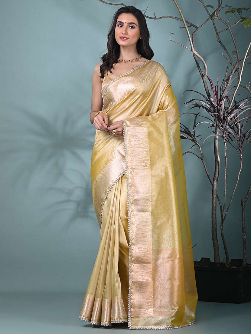 women solid with bordered saree with blouse
