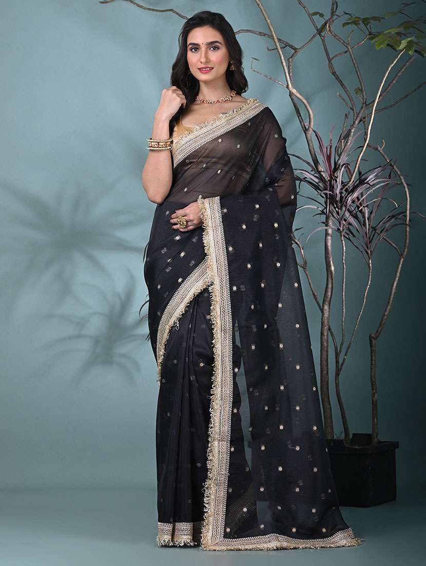 women self design bordered saree with blouse