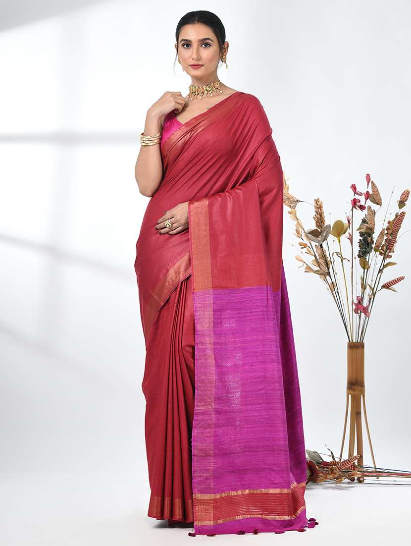 women solid with bordered saree with blouse